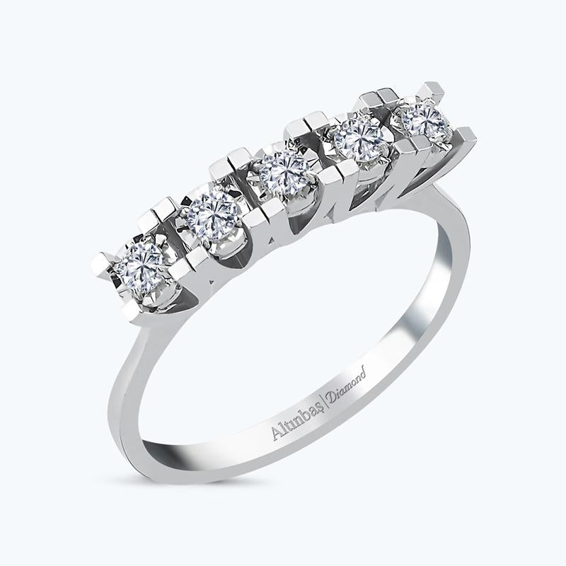 Fünf Steine Diamantring